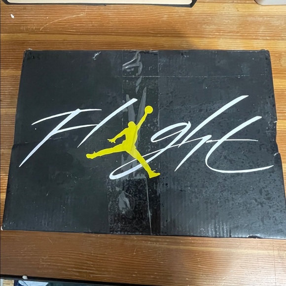 Nike Air Jordan 4 Retro Men’s 12 Black/white Tour yellow main image 5